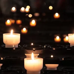 Nến Tôn Giáo & Cầu Nguyện